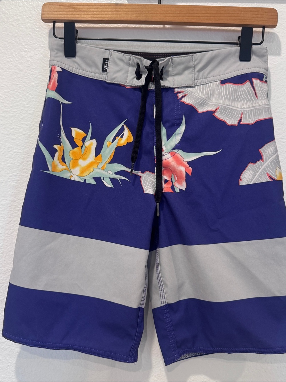 Vans Era “Arachnofloria” Boardshorts with Tropical Floral Print Surf Boys 10 EUC